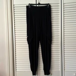 Artex Woman’s Black Elegant Pants. NWOT Size M